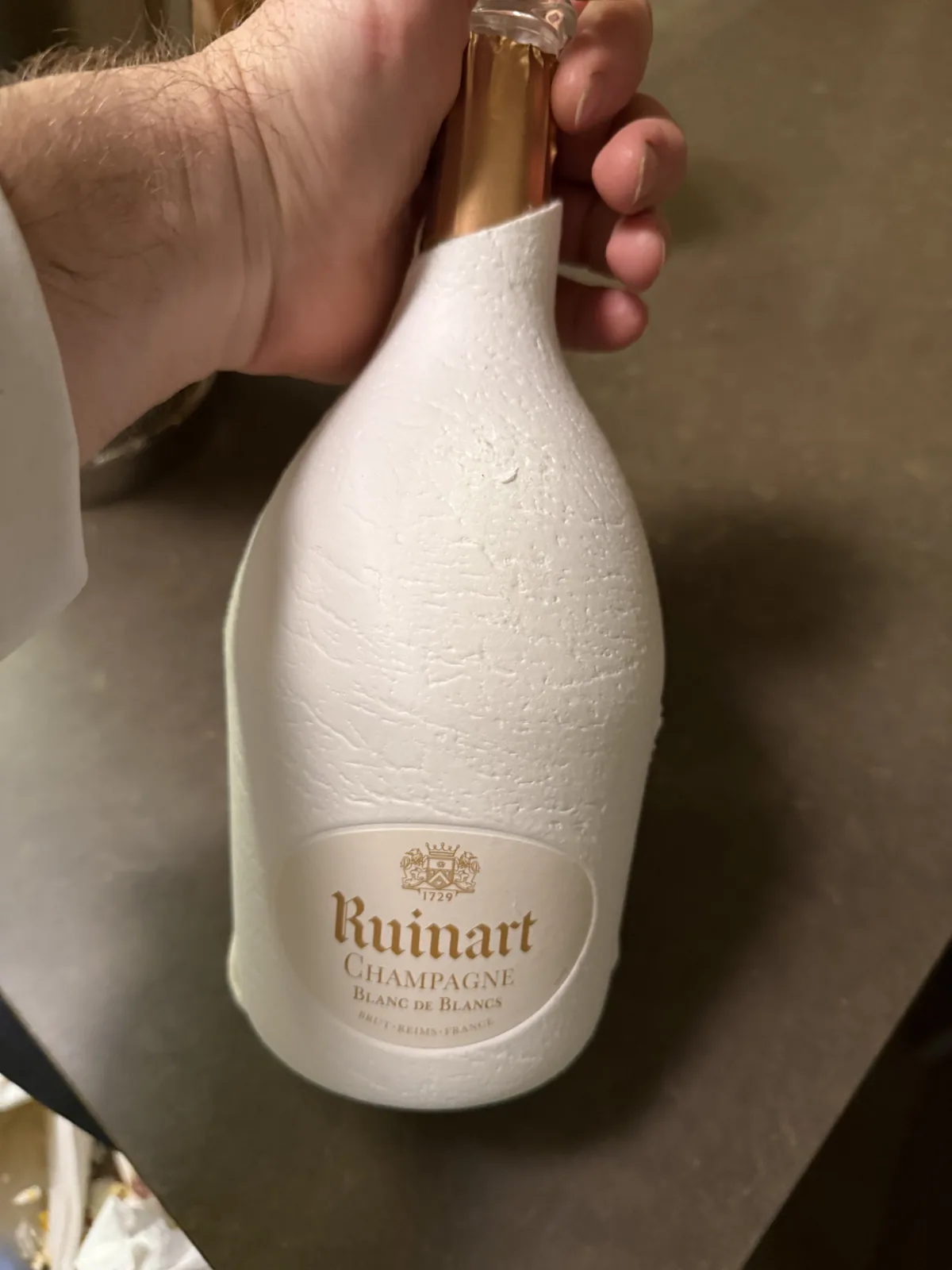 شمبانيا Ruinart Blanc de Blancs على الأبيريتيف في شاليه بميجيف