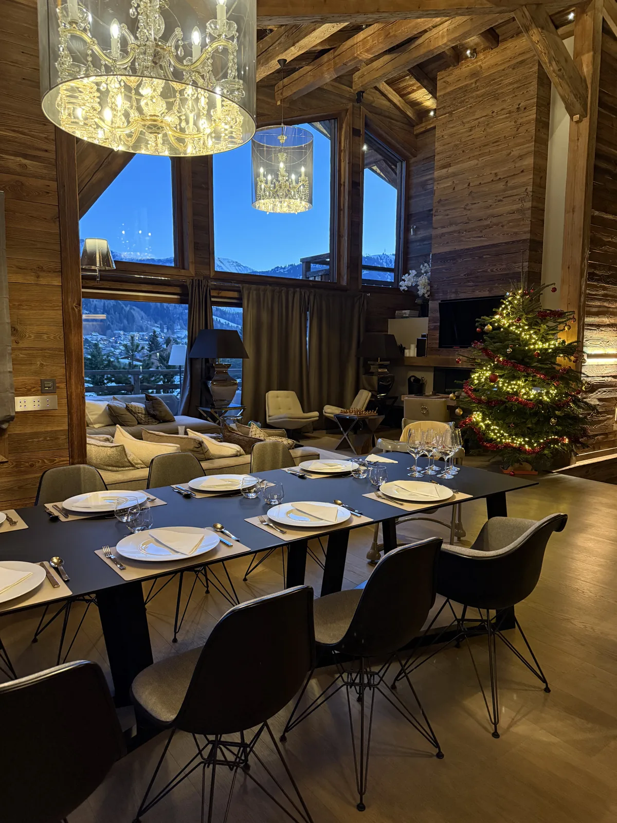 Christmas table set in a chalet in Megève